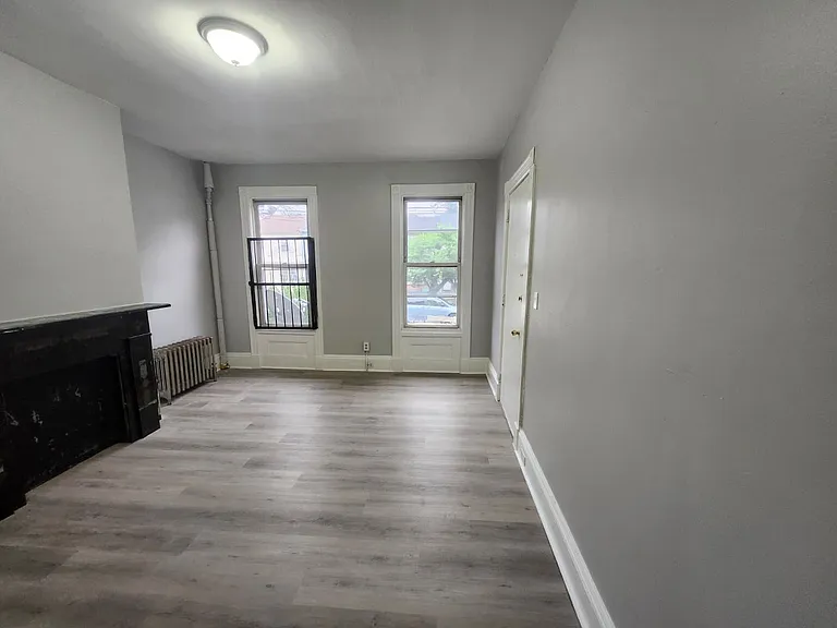165 Pearl St #1E — Photo 6