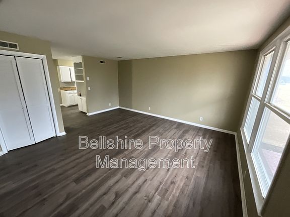 3rd image of 3219 Healy Dr