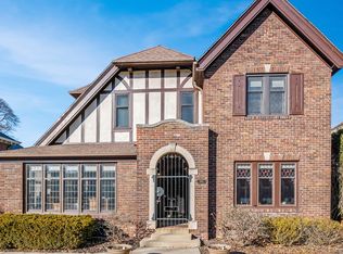 2810 E Menlo Blvd, Shorewood, WI 53211