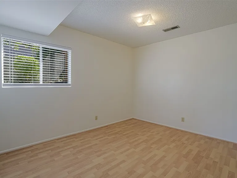 2270 Sandia Dr — Photo 21