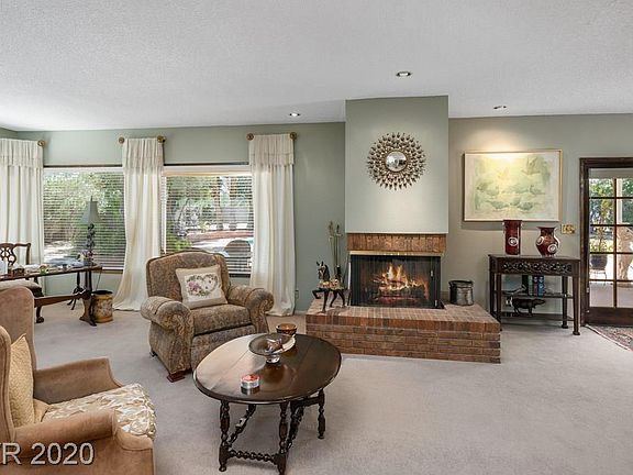 5th image of 5745 Holmby Ave