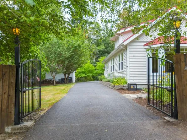 18912 NW Logie Trail Rd, Portland, OR 97231