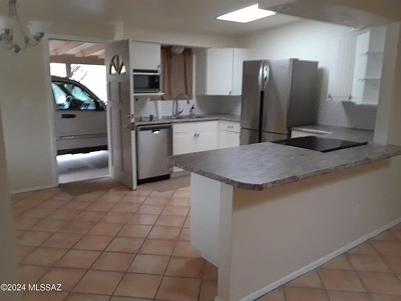 2nd image of 3253 E Glenn St