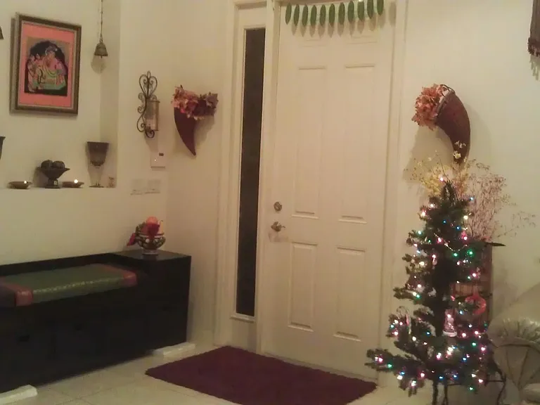 9010 Cormorant Ct — Photo 2