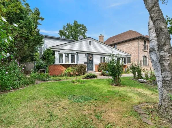 7106 Beckwith Rd, Morton Grove, IL 60053