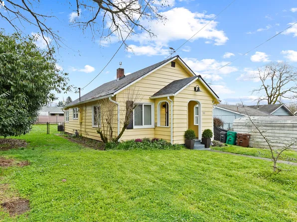 484 S 15th St, Saint Helens, OR 97051