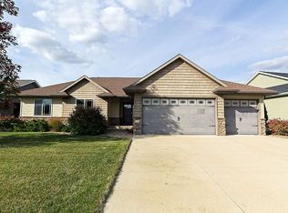3129 Carlisle Cir, Marion, IA 52302