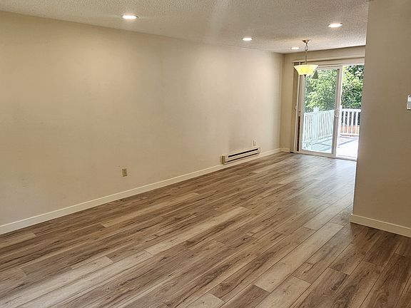 4th image of 6005 6th Ave SE