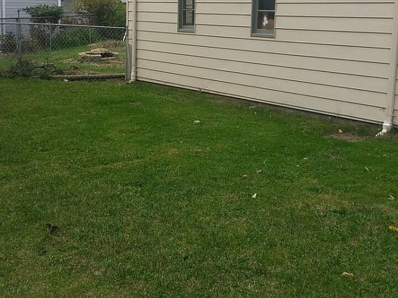 3rd image of 16701 Shelby Dr
