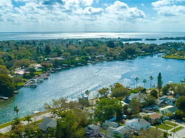 3945 Sunrise Dr S, Saint Petersburg, FL 33705