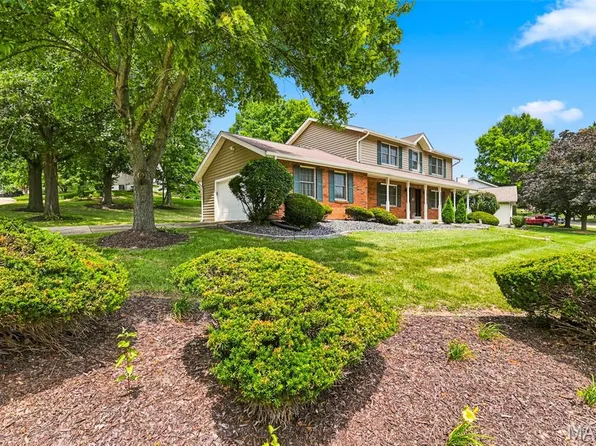 3065 Winding River Dr, Saint Charles, MO 63303
