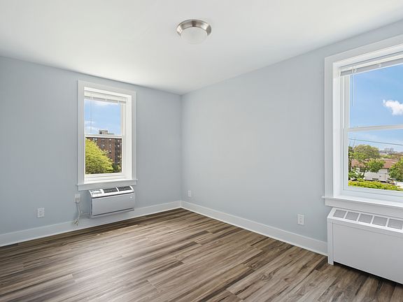 3rd image of 20-29 Seagirt Blvd #2F