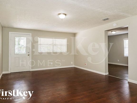 4th image of 307 Sonora Dr