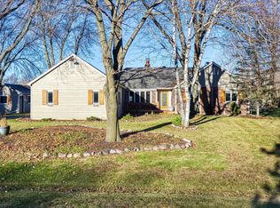 136 Woodside Ct, Neenah, WI 54956