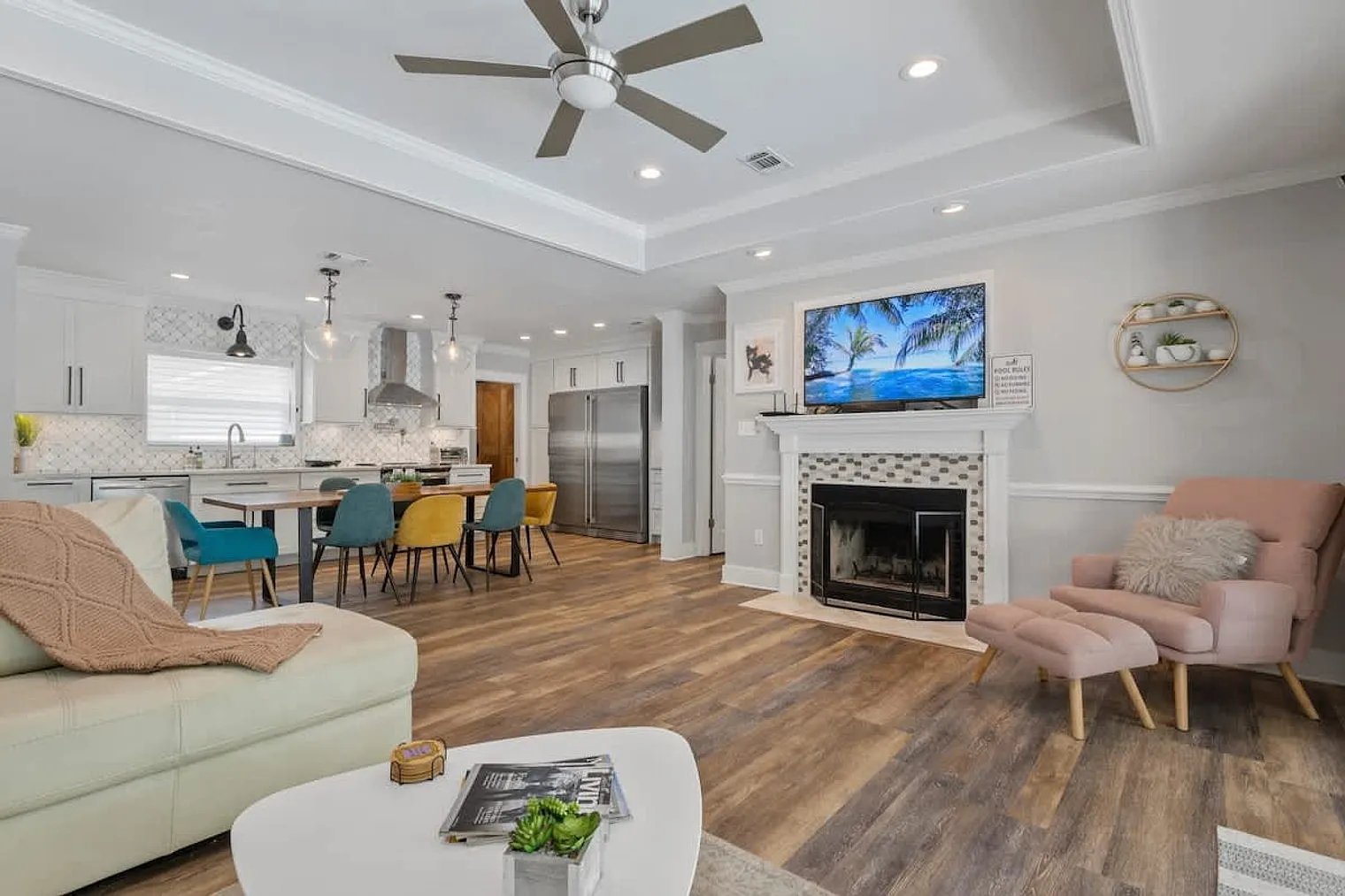 3 bed, 2.0 bath, 1420 sqft, $7,447 — Photo 2