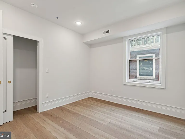 1822 Chestnut St #3R — Photo 10