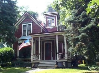 433 Division St, Elgin, IL 60120