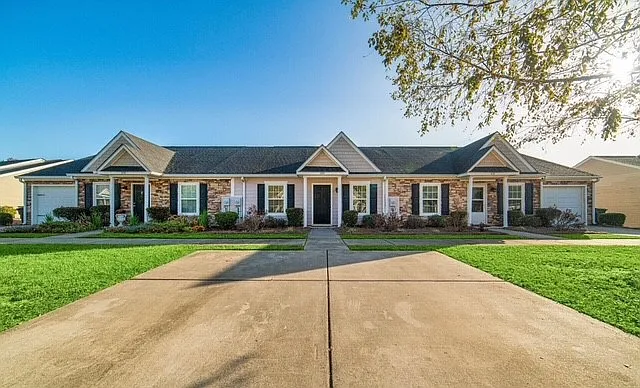 205 Haley Dr #205