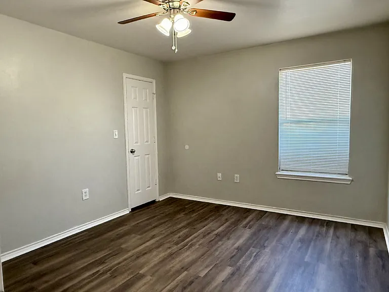 304 N Brentwood Ave #B — Photo 8