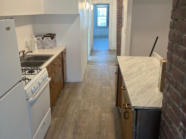 58 Berry St #3