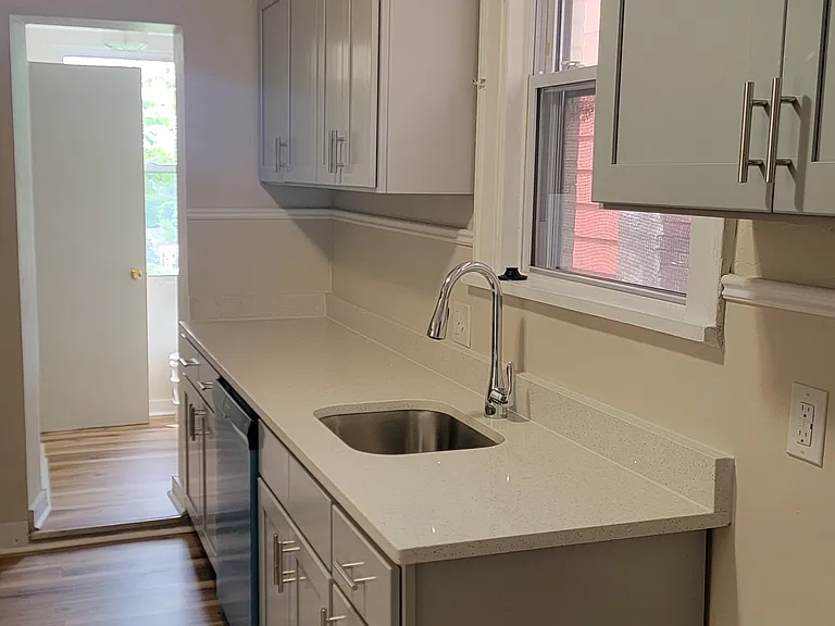 30 Beltzhoover Ave — Photo 6