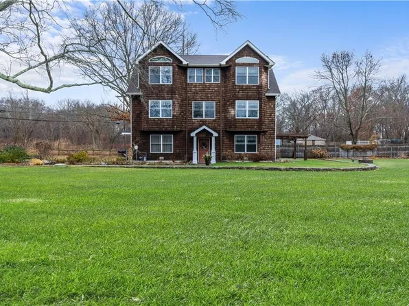 96 Tidewater Dr, Warwick, RI 02889