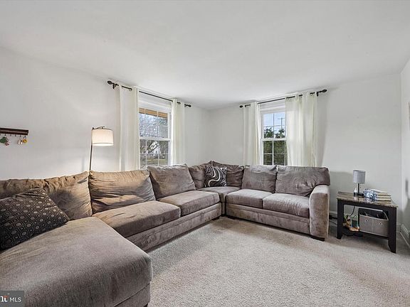 4th image of 354 E Springfield Rd