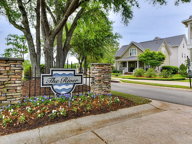 351 Landing Dr — Photo 25