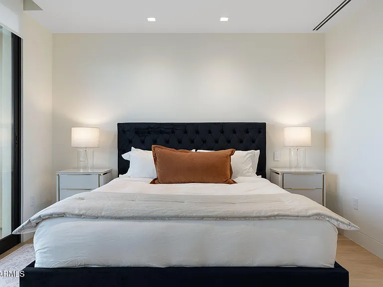 6587 N Palmeraie Blvd #2015 — Photo 99