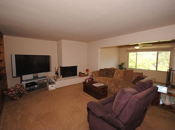2nd image of 1580 Murray Ave