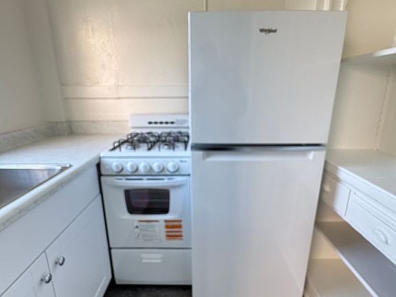 5th image of 935 Ofarrell St #25