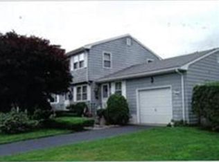 9 Woolley Ave, Somerset, MA 02726