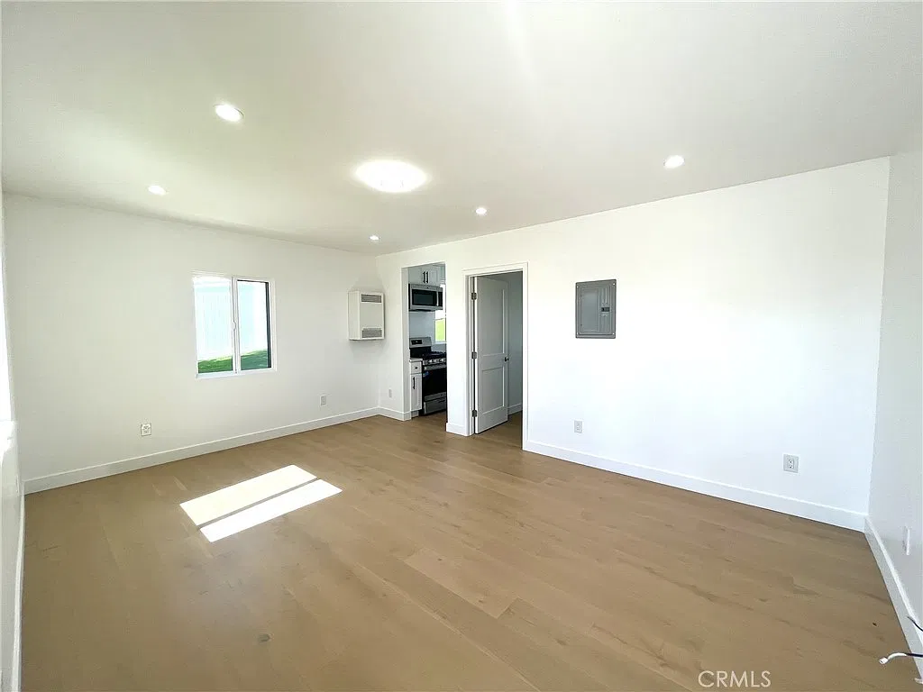 1 bed, 550 sqft, $2,300 — Photo 4