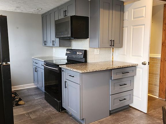3rd image of 2962 N Dekalb Dr APT B