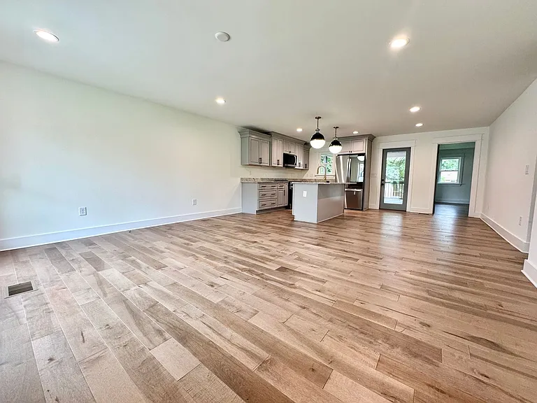 229 Cherry Dr — Photo 4