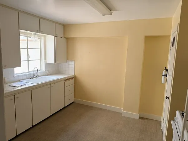 44 Ida St — Photo 3