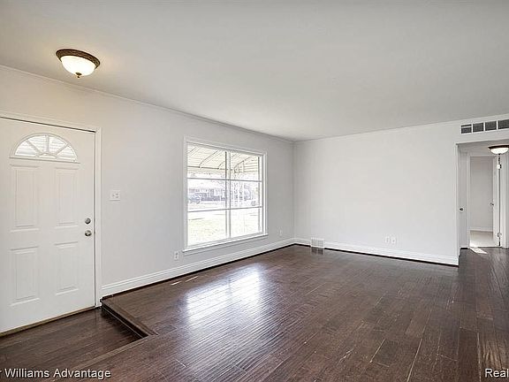 5th image of 21741 Eastwood Ct