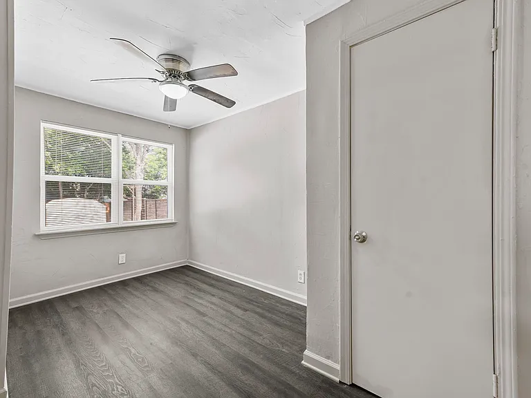 2717 Townsend Dr — Photo 23