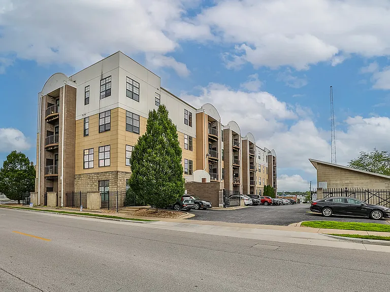 Six23 - Exterior