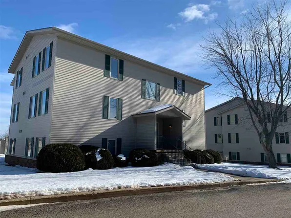 2067 Woods Ln Unit 15, Petoskey, MI 49770