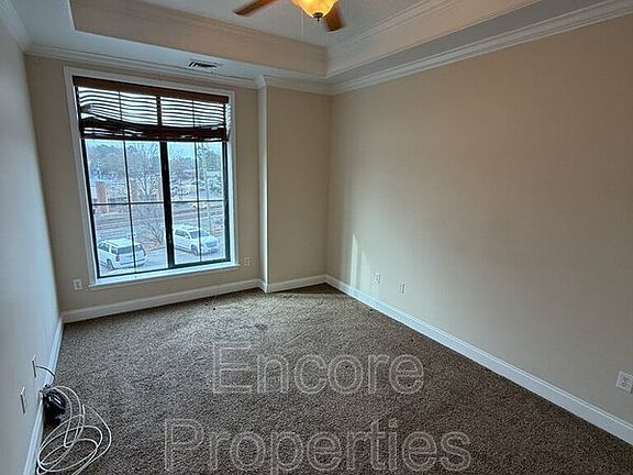 5th image of 510 E Broad St #220