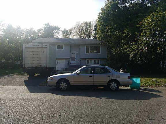 2nd image of 114 S 26th St