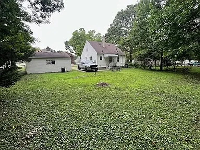 4565 Fleming St — Photo 4