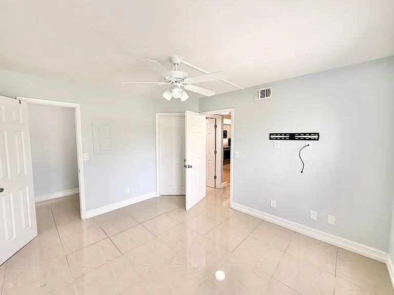 150 Santa Clara Dr #4 — Photo 10