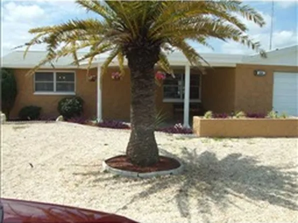 3314 Trask Dr, Holiday, FL 34691
