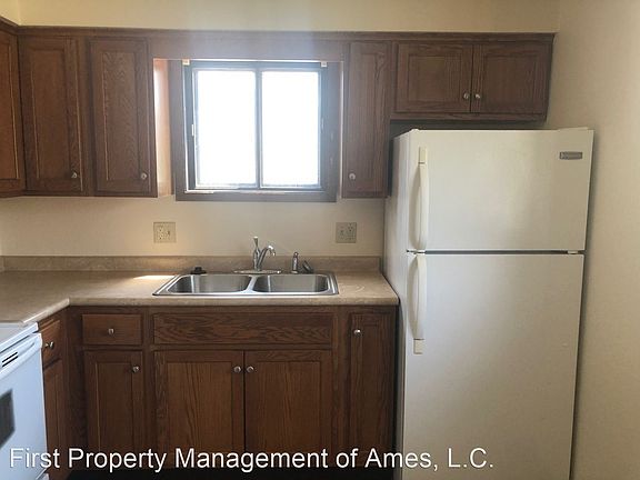 4th image of 4405 Castlewood Pl #4405