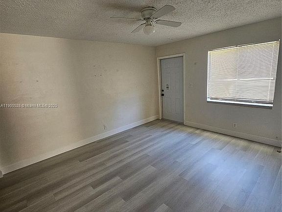 4th image of 2245 Freedom St #1