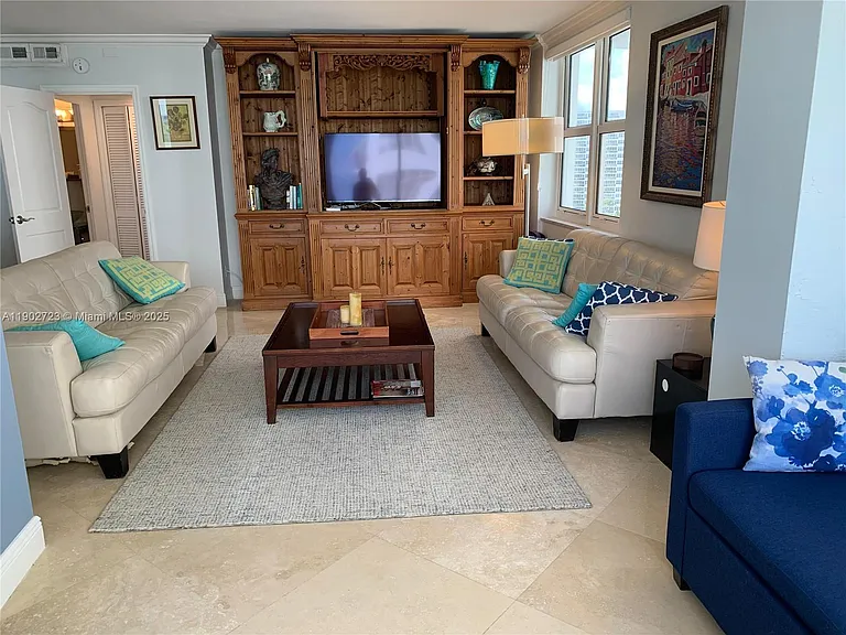 3600 Galt Ocean Dr #9C — Photo 19