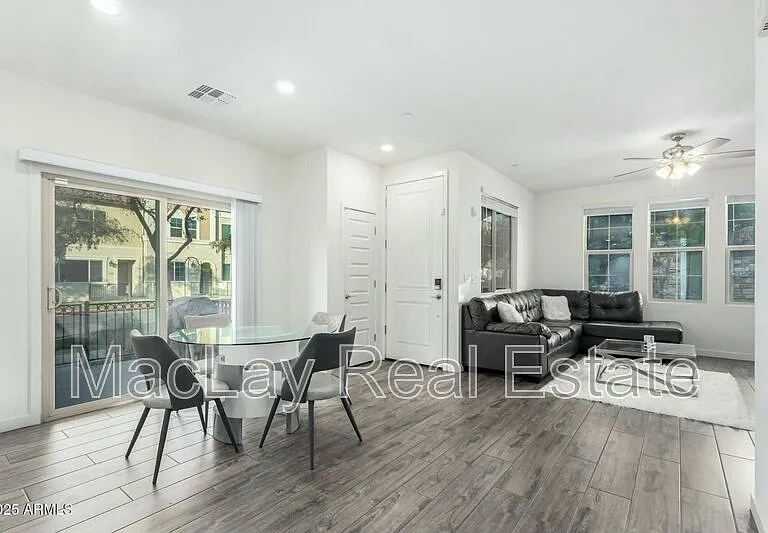 1918 E Bridgeport Pkwy #102 — Photo 7