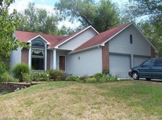 3765 SW Deer Trail Dr, Topeka, KS 66610